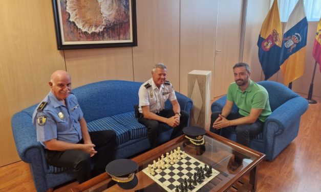 El alcalde de Telde  agradece al comisario jefe de la Policía Nacional  su labor en la ciudad