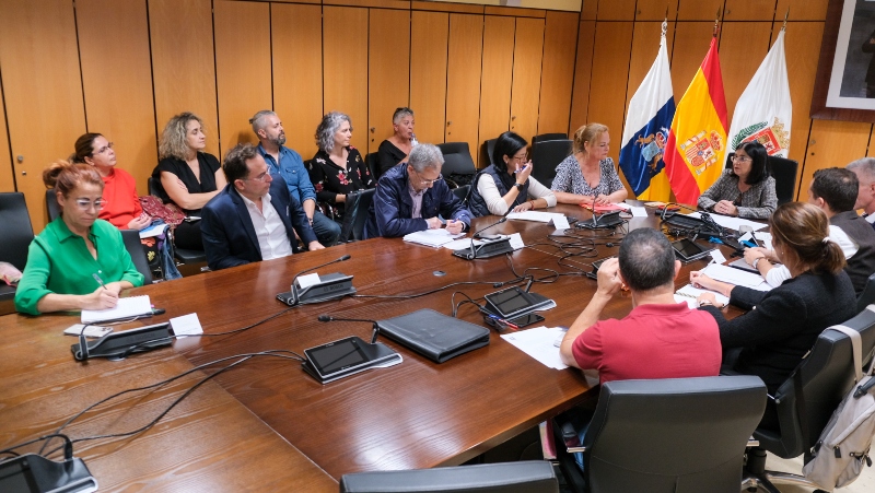 Darias preside la constitución del Consejo Escolar de Las Palmas de Gran Canaria  