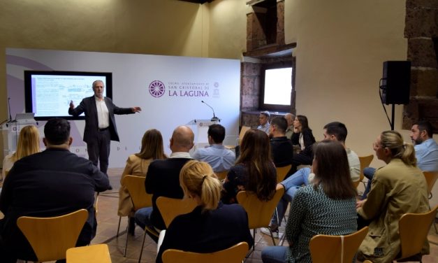 Salvador Rueda presenta al Ayuntamiento su modelo de desarrollo sostenible para La Laguna 