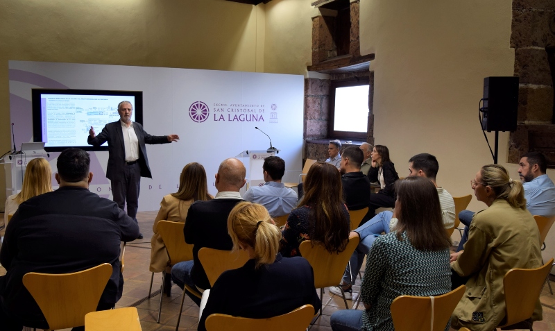 Salvador Rueda presenta al Ayuntamiento su modelo de desarrollo sostenible para La Laguna 