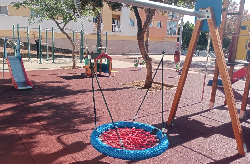 La Laguna inaugura un nuevo parque infantil en la calle San Clemente