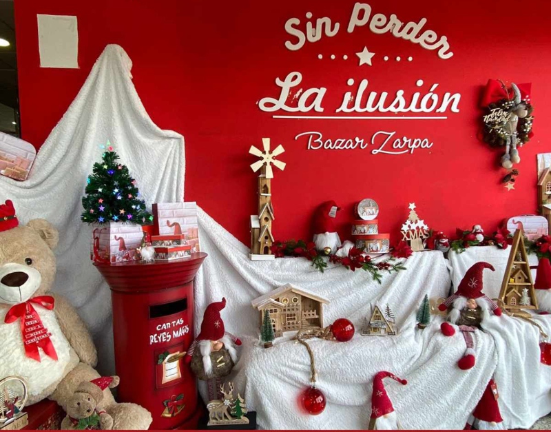 Más de 65 comercios de Santa Cruz participan en la “Ruta de Escaparates de Navidad”