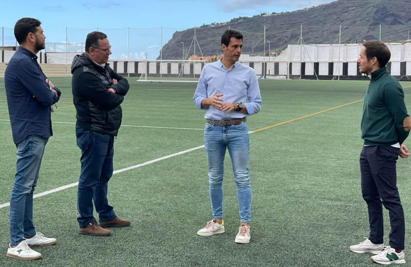 El Gobierno de Canarias destina 22.000 € para dotar por primera vez de asientos el Estadio Municipal de Tazacorte