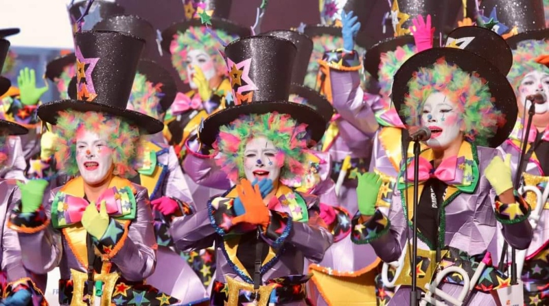 El concurso de murgas adultas del Carnaval de Santa Cruz toma el escenario del Recinto Ferial mañana lunes