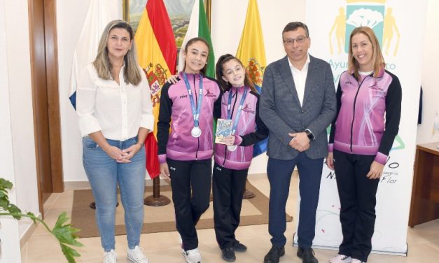 El alcalde y la concejala de Deportes reciben al equipo subcampeón de España alevín de gimnasia rítmica