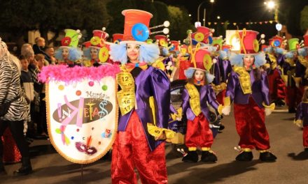 El Desfile Inaugural del Carnaval de ‘Las mil y una noches’ inunda Agüimes de diversión, ritmo y color