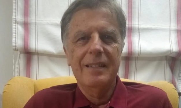 El escritor Juan José Mendoza se encuentra con sus lectores ‘A orillas del Guiniguada’