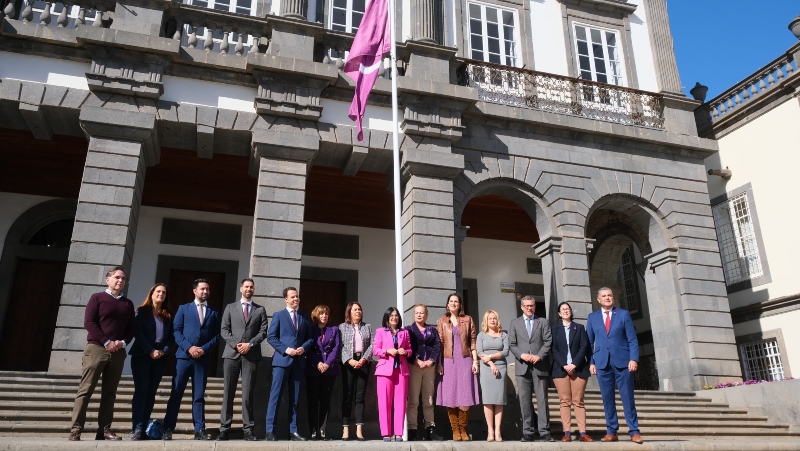 Las Palmas iza la bandera feminista en las Casas Consistoriales en conmemoración del Día Internacional de la Mujer