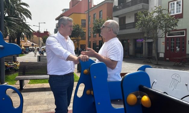 La Laguna dota de nuevos juegos inclusivos al parque infantil de la plaza Doctor Olivera