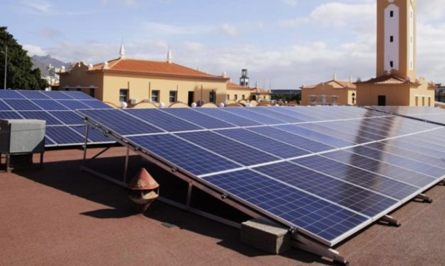 Santa Cruz adjudica la redacción del proyecto para instalar placas fotovoltaicas en colegios