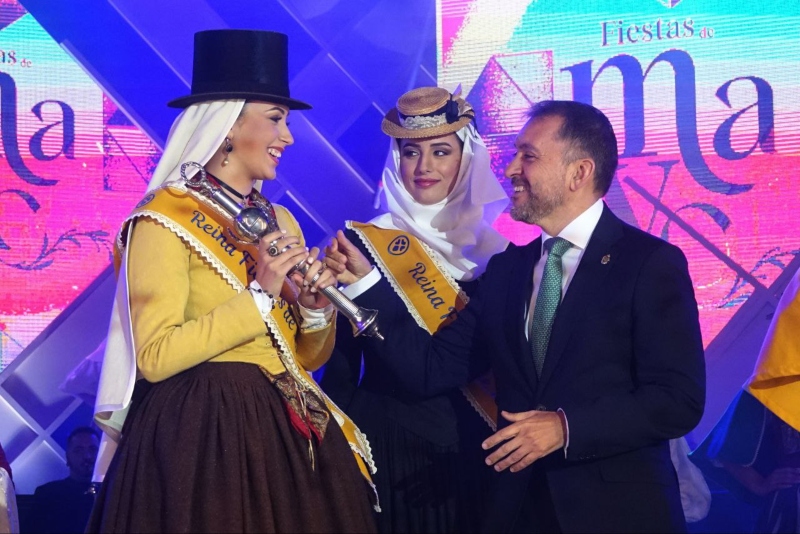 Valery Álvarez Plasencia, nueva Reina de las Fiestas de Mayo de Santa Cruz 2024