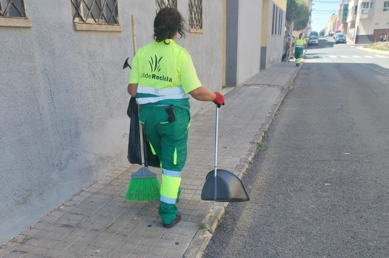 Telde lleva a cabo un servicio extraordinario de limpieza intensiva en Las Huesas