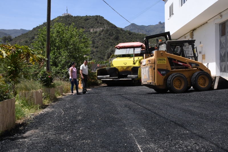Valsequillo continúa con el plan de mejoras de asfaltado en las calles de varios barrios