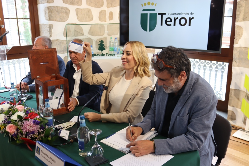 El Cabildo sortea el orden de participación de las carretas municipales en la 72º edición de la Romería-Ofrenda del Pino
