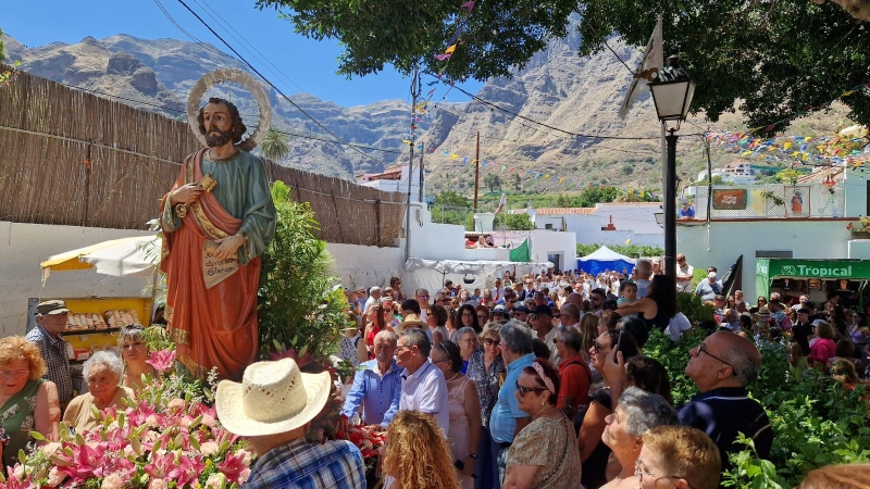 La solemne eucaristía y la procesión en honor a San Pedro Apóstol llenan de fervor y emoción el Valle de Agaete