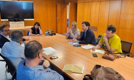 Reunión a tres bandas para avanzar en el proyecto de la Playa del Burrero
