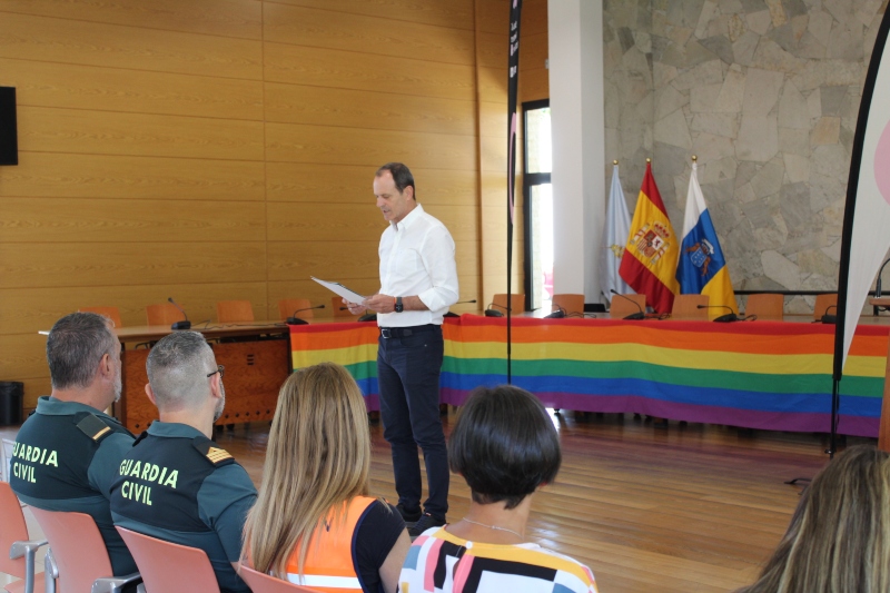 Agüimes conmemora el Día Internacional del Orgullo LGBTIQ+ con la lectura de un manifiesto institucional