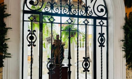 Telde expone una de sus primitivas tallas de San Juan Bautista al público