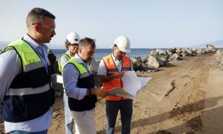 La escollera de la playa de Las Teresitas estará abierta a los usuarios a final de año