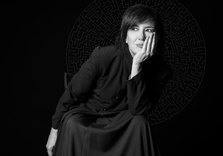 La actriz y cantante Andrea Bonelli transforma los cuentos de Borges en tangos en el Teatro Leal