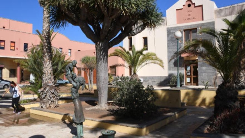 La Casa de la Cultura del Cruce de Arinaga acoge una exposición de trajes de carnaval