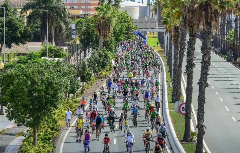 Las Palmas de Gran Canaria pone el broche de oro a la SEM 2024 con una Fiesta de la Bici multitudinaria