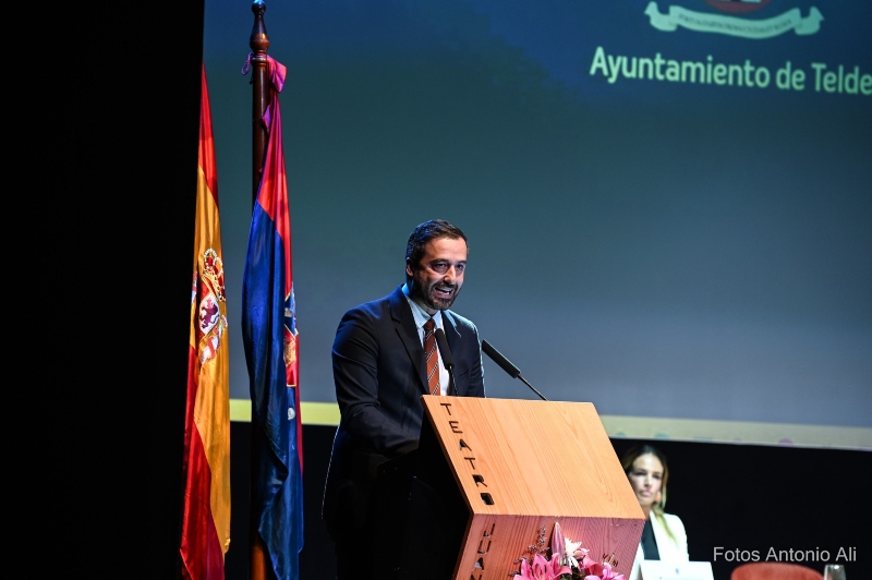 Telde homenajea a sus agentes jubilados en el día del Santo Cristo