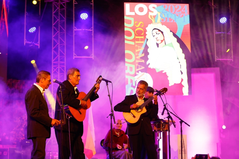 Las Fiestas de los Dolores comienzan con el pregón del ‘Trío los Aries’