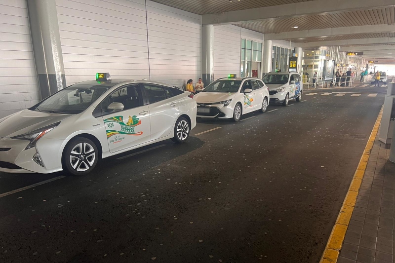 Aclaración de la situación sobre la regulación de taxis PMR y de mayor capacidad en el Aeropuerto