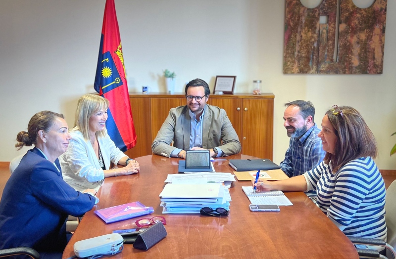 Servicios Sociales de Telde establece vías de colaboración con la Obra Social de Acogida y Desarrollo