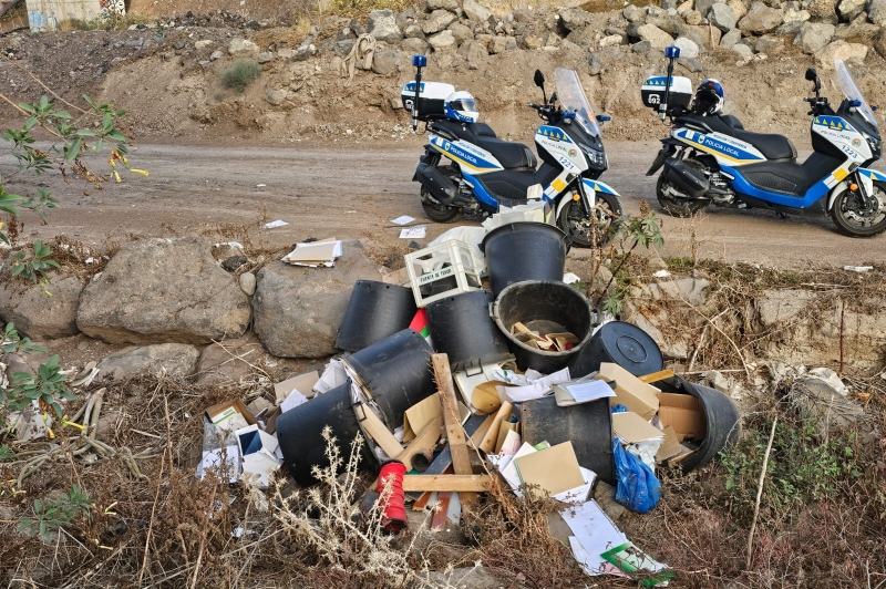 La Policía Local de Las Palmas de Gran Canaria identifica y denuncia al autor de un vertido en Barranco Seco