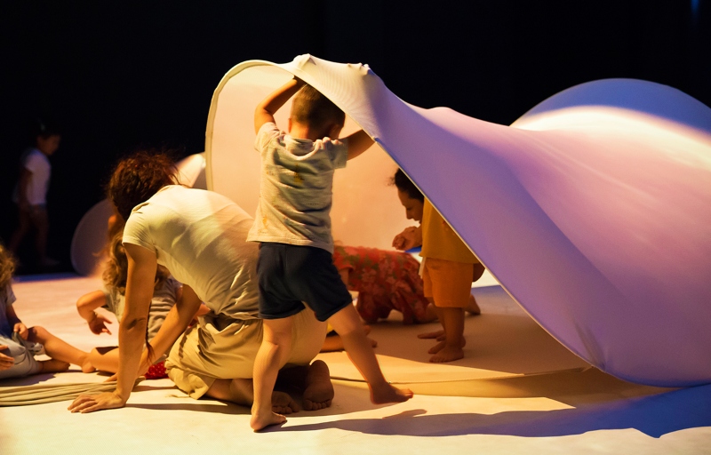 El Teatro Cruce de Culturas del Cruce de Arinaga acoge este domingo una novedosa propuesta de teatro infantil interactivo.