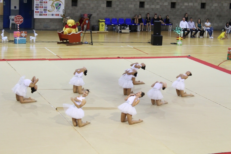 Las Escuelas Deportivas de Agüimes celebran la Navidad con una exhibición de gimnasia rítmica y bailes modernos