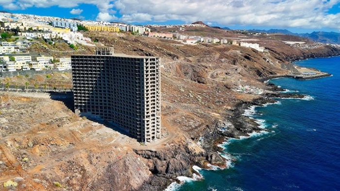 Santa Cruz avanza hacia la demolición del Hotel de Añaza con una subvención de 2,5 millones