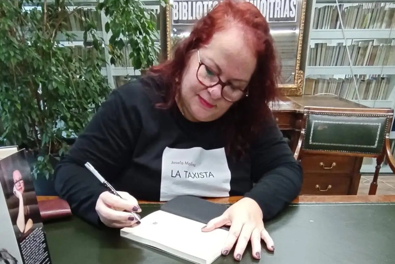 La periodista Josefa Molina presenta en la Casa-Museo Tomás Morales de Moya su novela ‘La taxista’