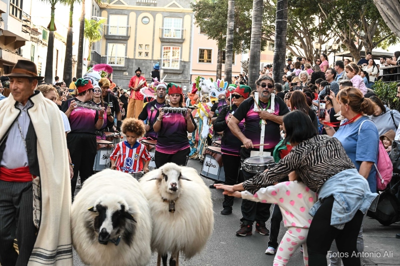 ¡Que vergüenza de cabalgata para la segunda ciudad de Gran Canaria jugando con la ilusión de los niños!