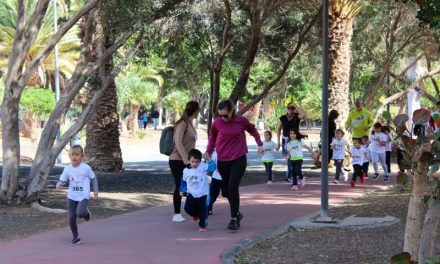 Cerca de 200 alumnos de la isla celebran el Día Escolar de la Paz en Agüimes con una carrera solidaria