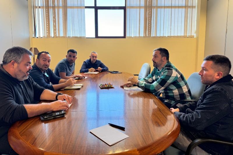 El Ayuntamiento de Telde  “coge el rábano por las hojas” con la problemática del  servicio del taxi 