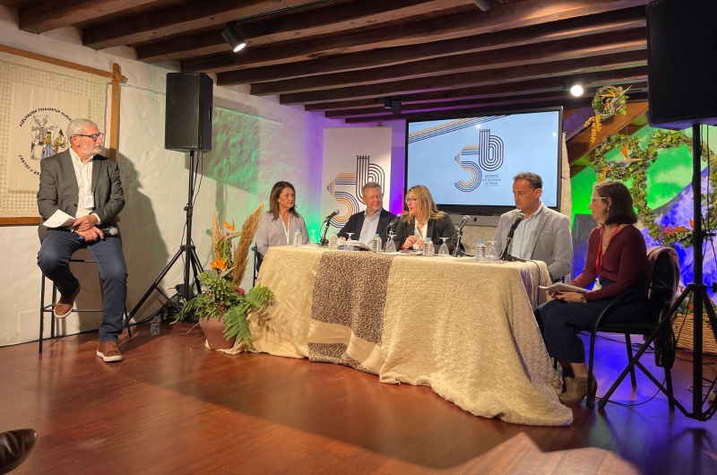 La Agrupación Folklórica y Cultural Guayadeque de Carrizal conmemora su cincuenta aniversario en una emotiva velada