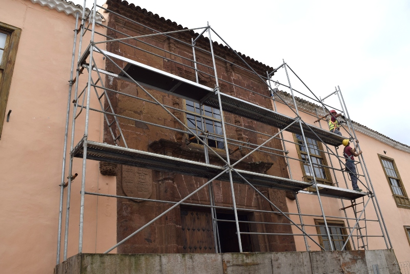 La Laguna inicia la restauración de la portada de la Casa del Corregidor