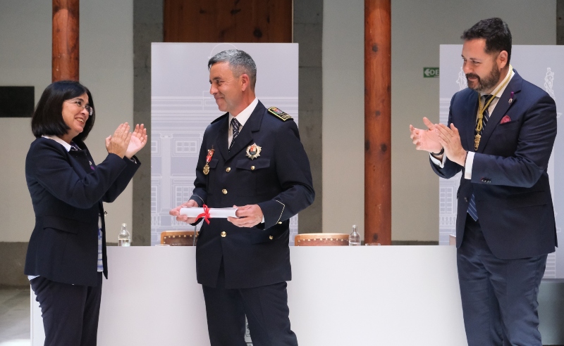 Darias agradece al cuerpo de Bomberos su “dedicación y el espíritu de servicio público” para proteger a la ciudadanía