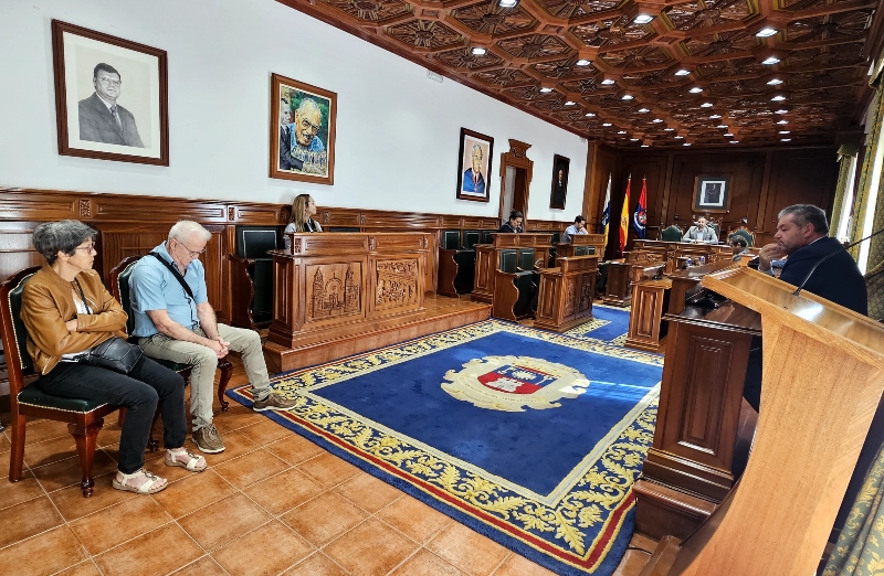 Telde reconoce la labor de las fuerzas de seguridad y emergencias y el acto heroico del vecino Ramón Vera durante la DANA