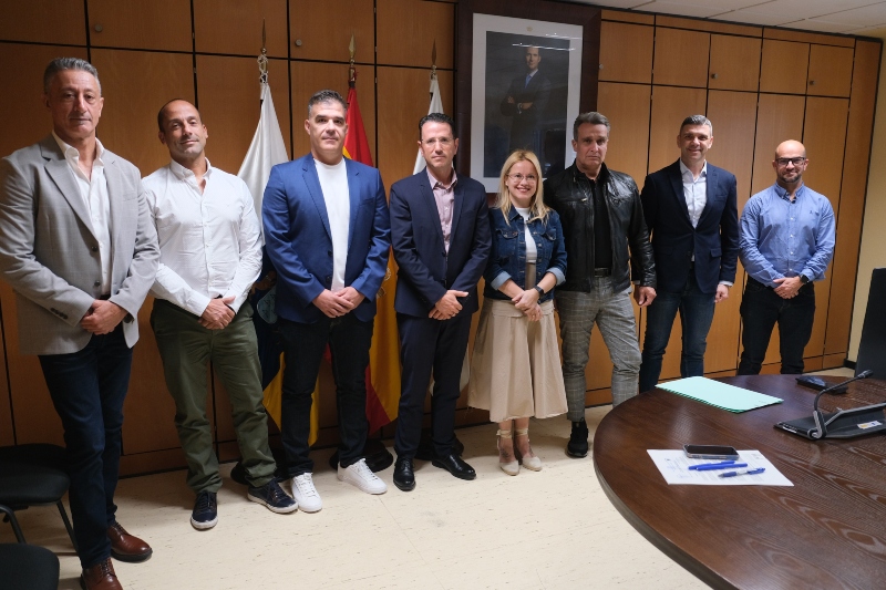 El Ayuntamiento de Las Palmas  refuerza la Policía Local con el nombramiento de seis nuevos subinspectores 