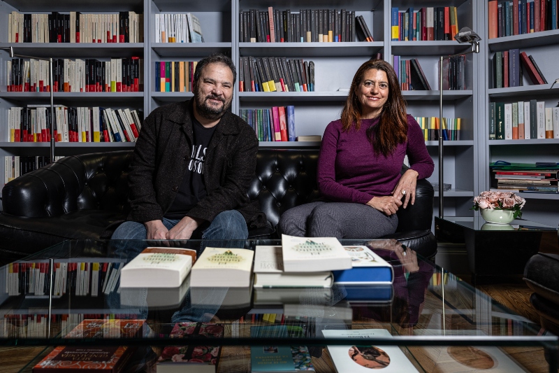 Andrea Cabrera Kñallinsky y Aldo García nos invitan en la Biblioteca Insular al banquete narrativo de ‘Parabere’