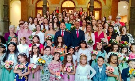 Santa Cruz recibe a las aspirantes a Reinas, Maga y Mago de las Fiestas de Mayo 2025