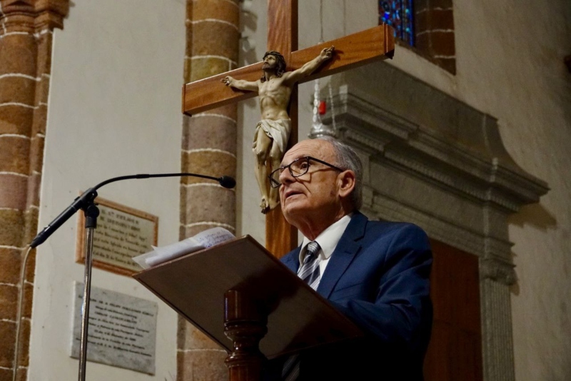 Santa Cruz da comienzo a los actos de la Semana Santa chicharrera con la lectura del pregón
