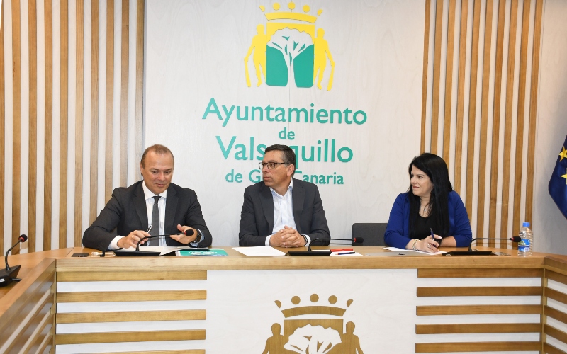 El consejero de Obras Públicas  Augusto Hidalgo visita Valsequillo