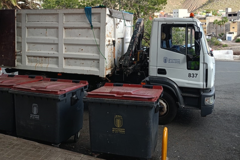 El Ayuntamiento de Las Palmas  instala en otros veinte barrios el punto de acopio transitorio de trastos, enseres y escombros durante el mes de mayo