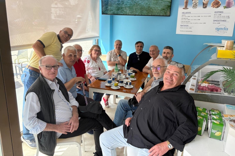 Tertuliando desde la Resistencia: Entre cafés, sarcasmos y el eterno circo del PP de Telde