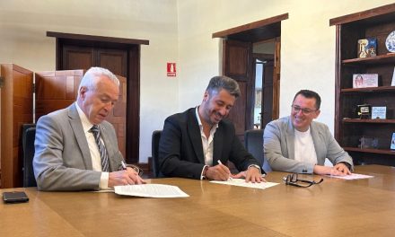La Laguna refuerza su colaboración con la Asociación Cruces de Mayo para divulgar y conservar una tradición que se remonta al siglo XVI